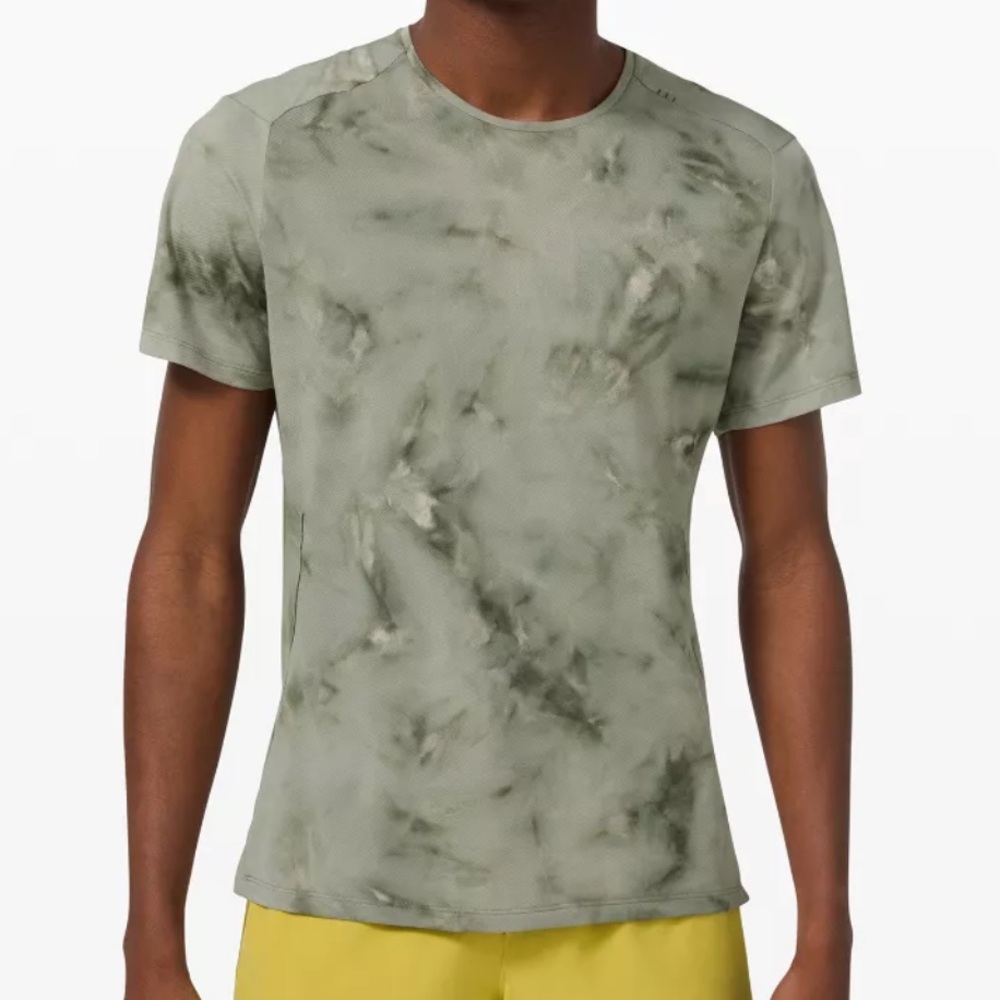 Mens Lululemon Fast and Free Short Sleeve
Green bluish gray Small